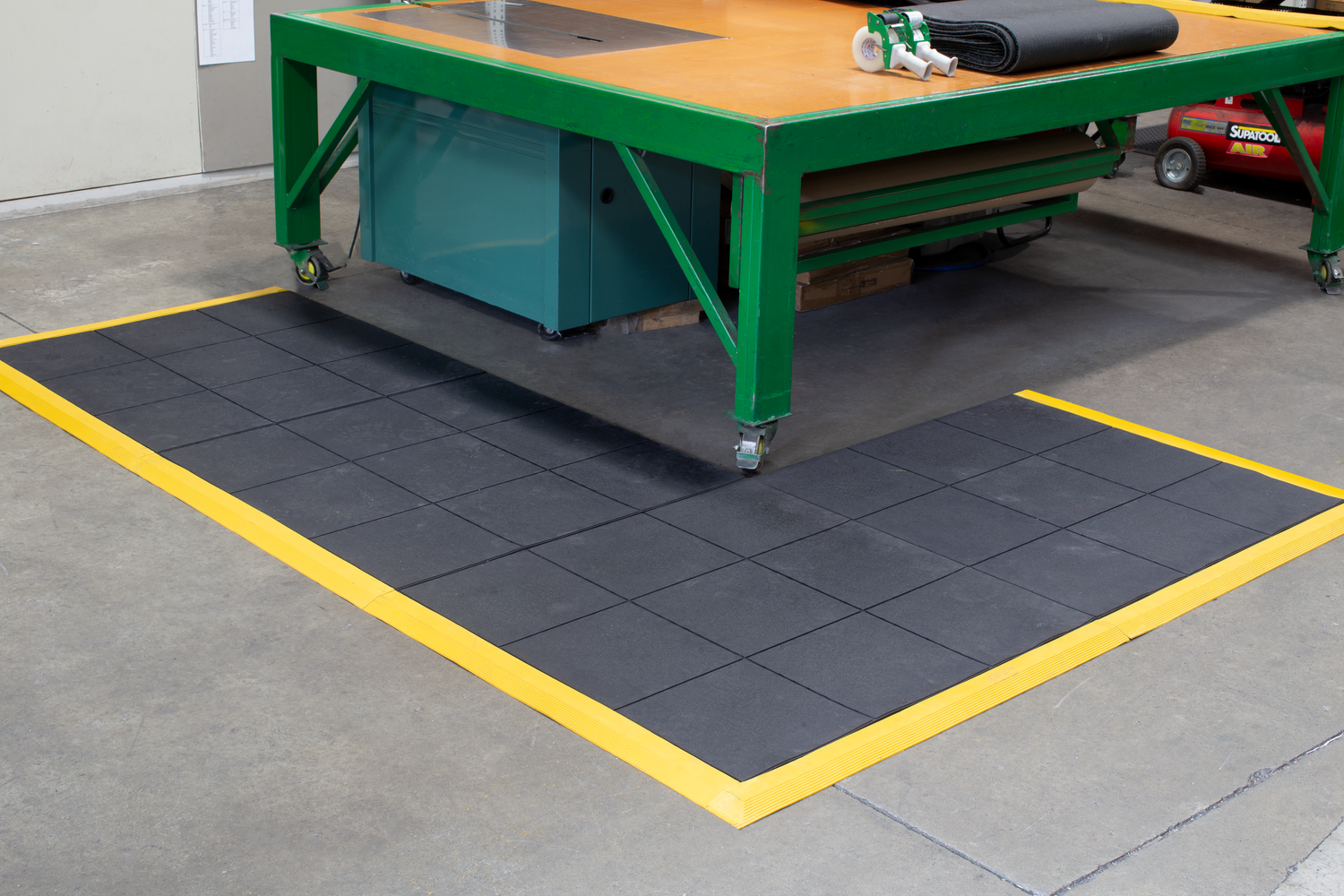 Interlink Mat Solid Top